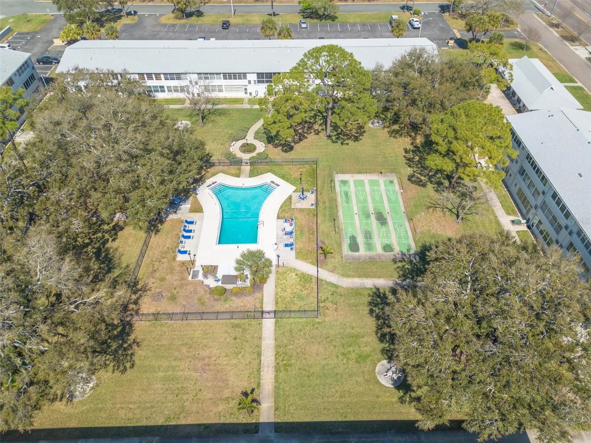 1001 77th Avenue N St Petersburg FL 33702
