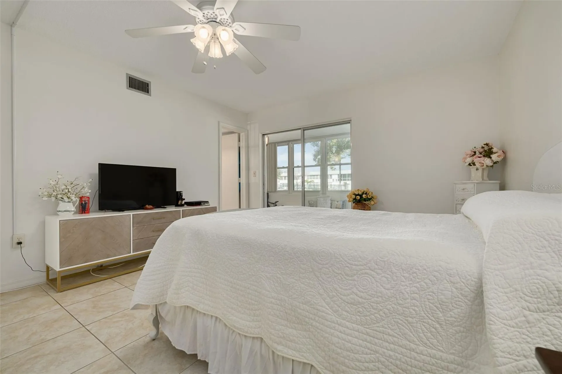 1001 77th Avenue N St Petersburg FL 33702