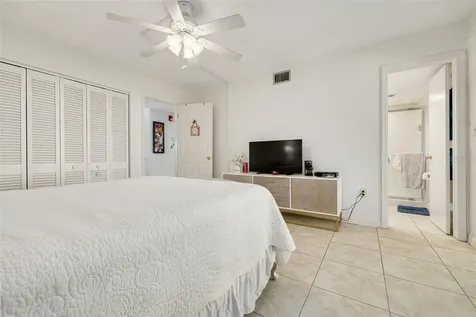 1001 77th Avenue N St Petersburg FL 33702