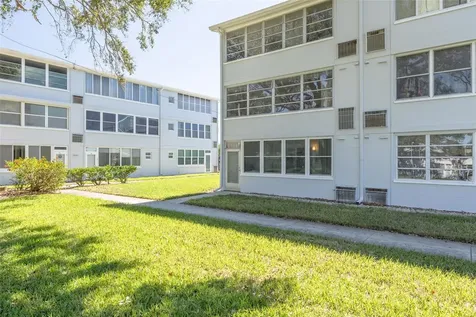 1001 77th Avenue N St Petersburg FL 33702