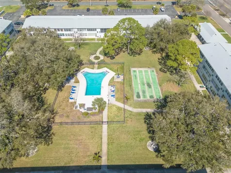 1001 77th Avenue N St Petersburg FL 33702