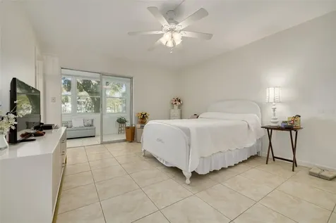 1001 77th Avenue N St Petersburg FL 33702