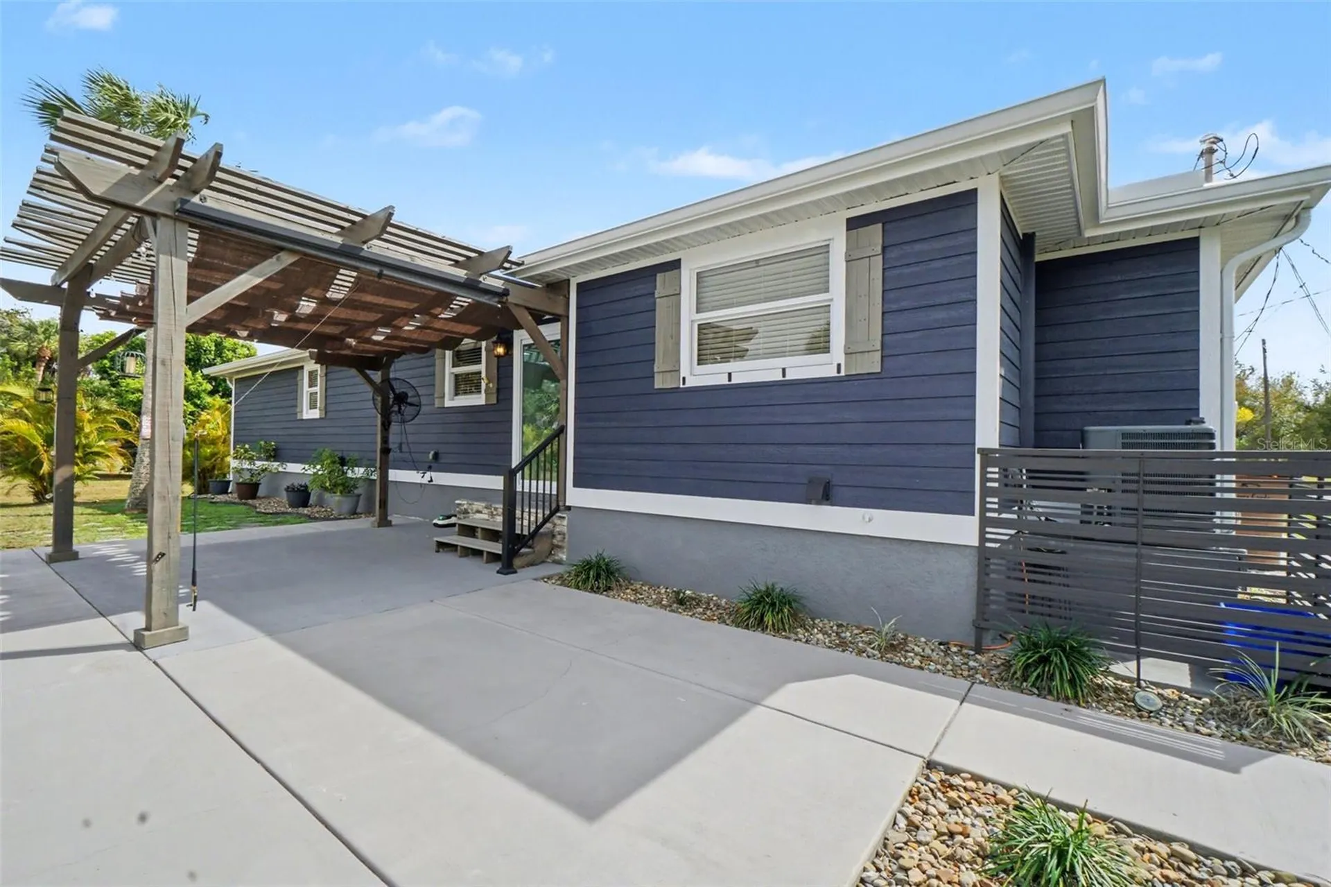 410 E Henry Street Punta Gorda FL 33950