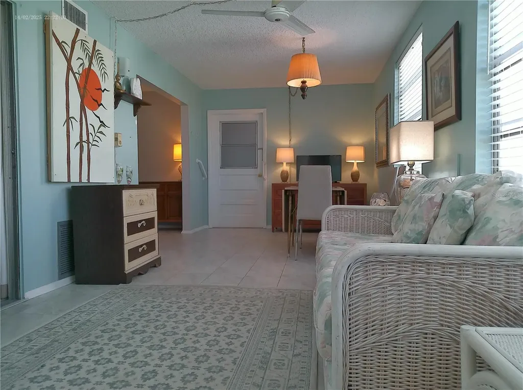 2456 Ecuadorian Way Clearwater FL 33763