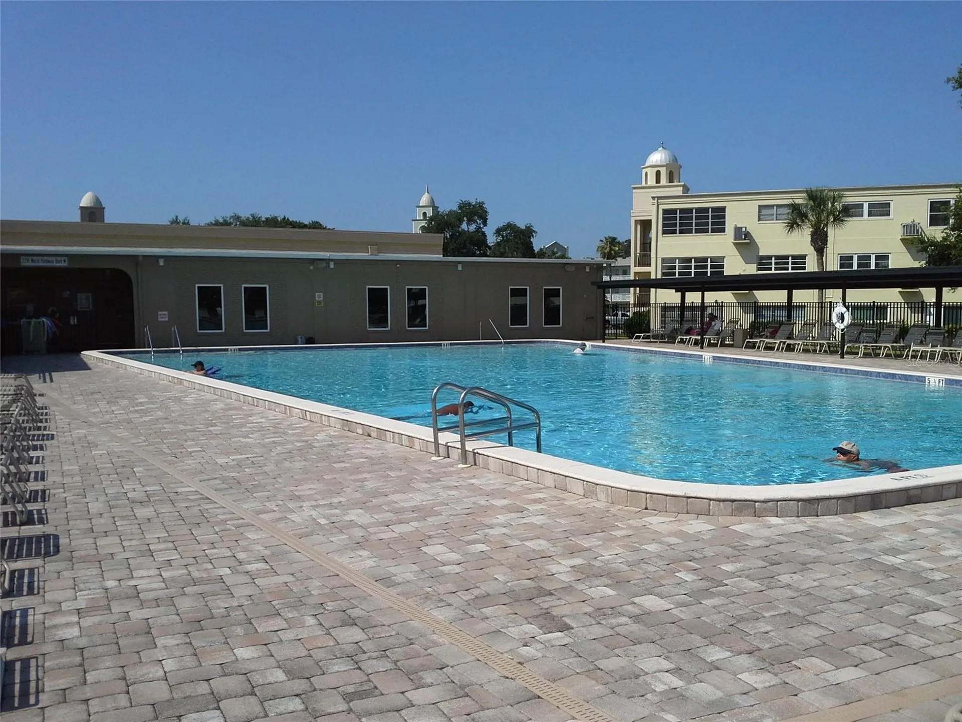 2456 Ecuadorian Way Clearwater FL 33763