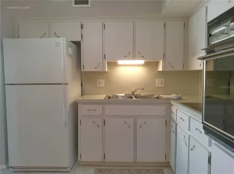 2456 Ecuadorian Way Clearwater FL 33763