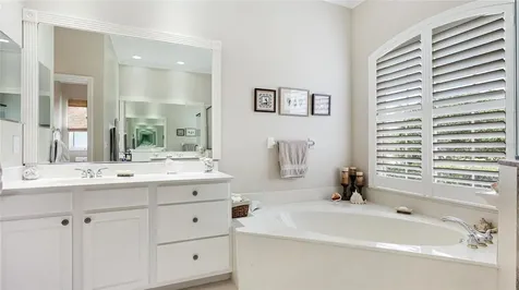7126 Southgate Court Sarasota FL 34243