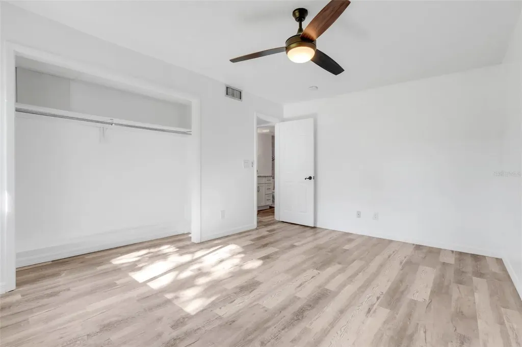 1051 S Highland Street Mount Dora FL 32757