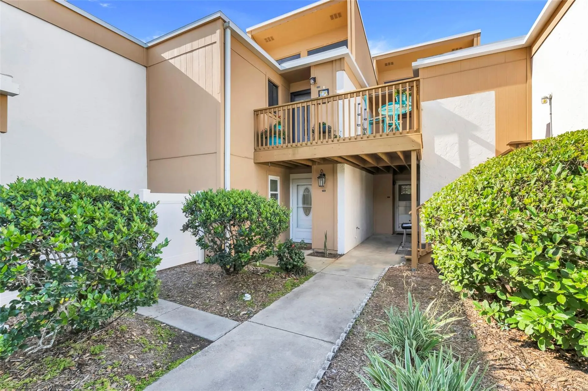 1051 S Highland Street Mount Dora FL 32757