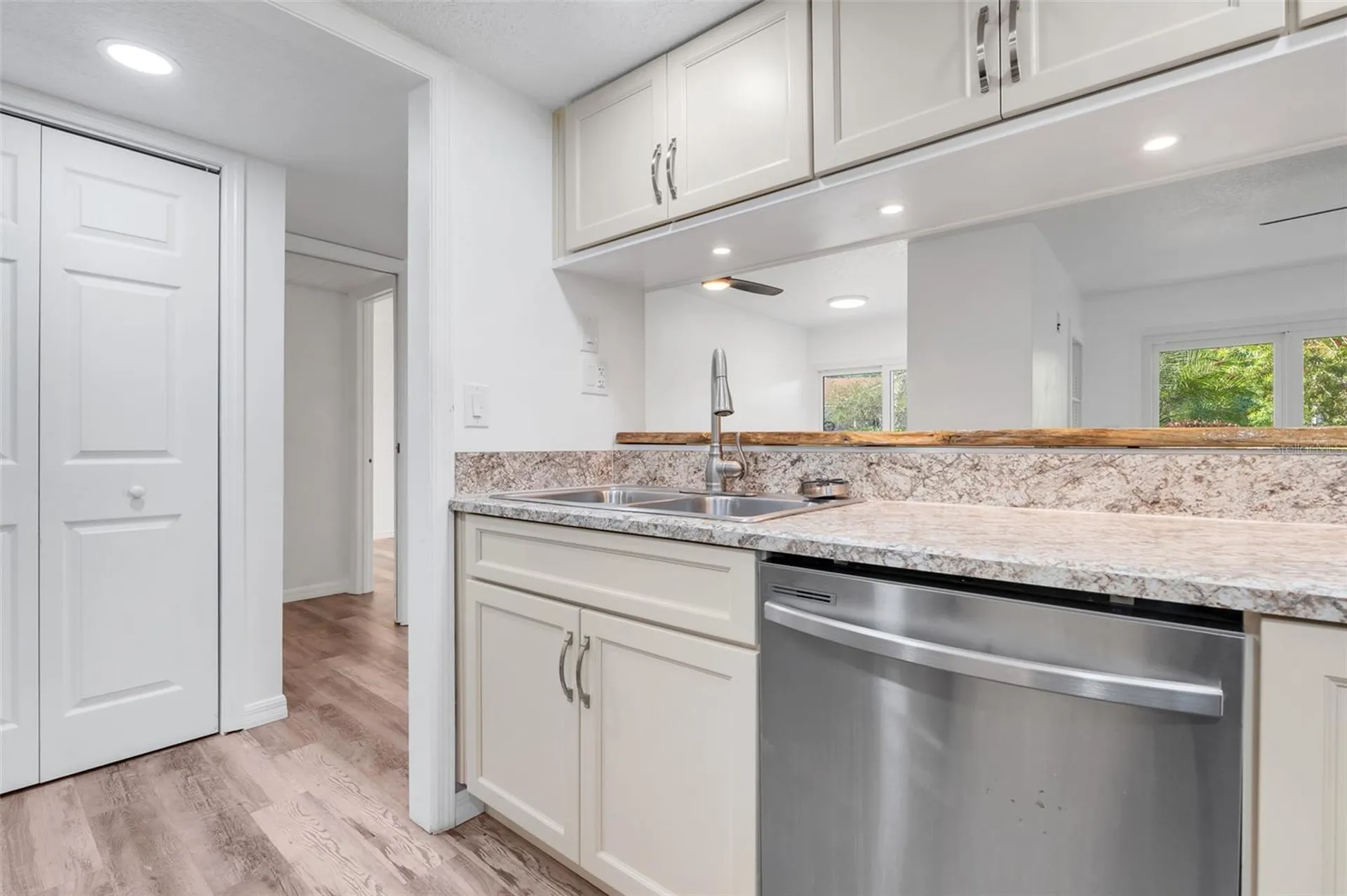 1051 S Highland Street Mount Dora FL 32757