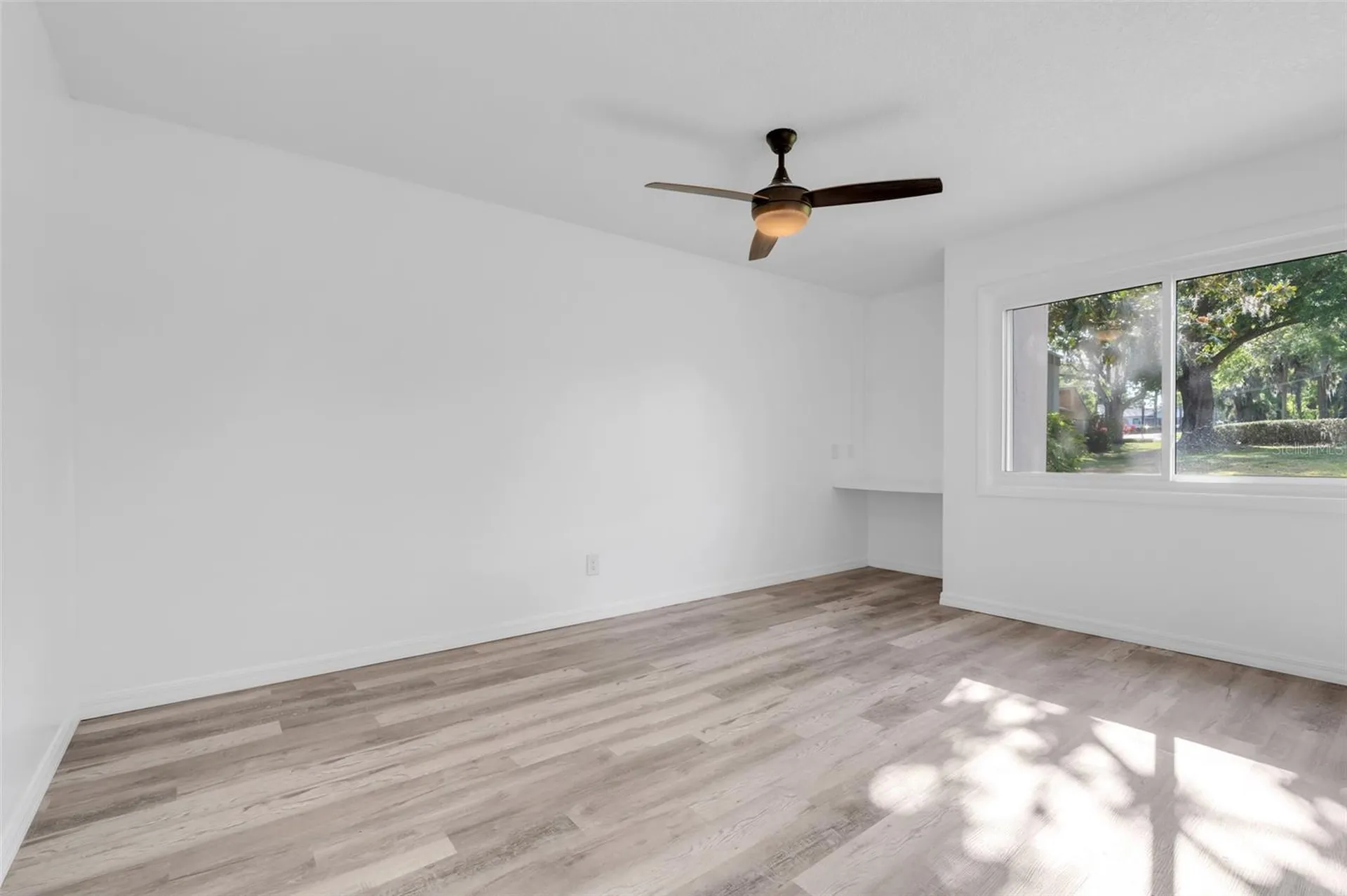 1051 S Highland Street Mount Dora FL 32757