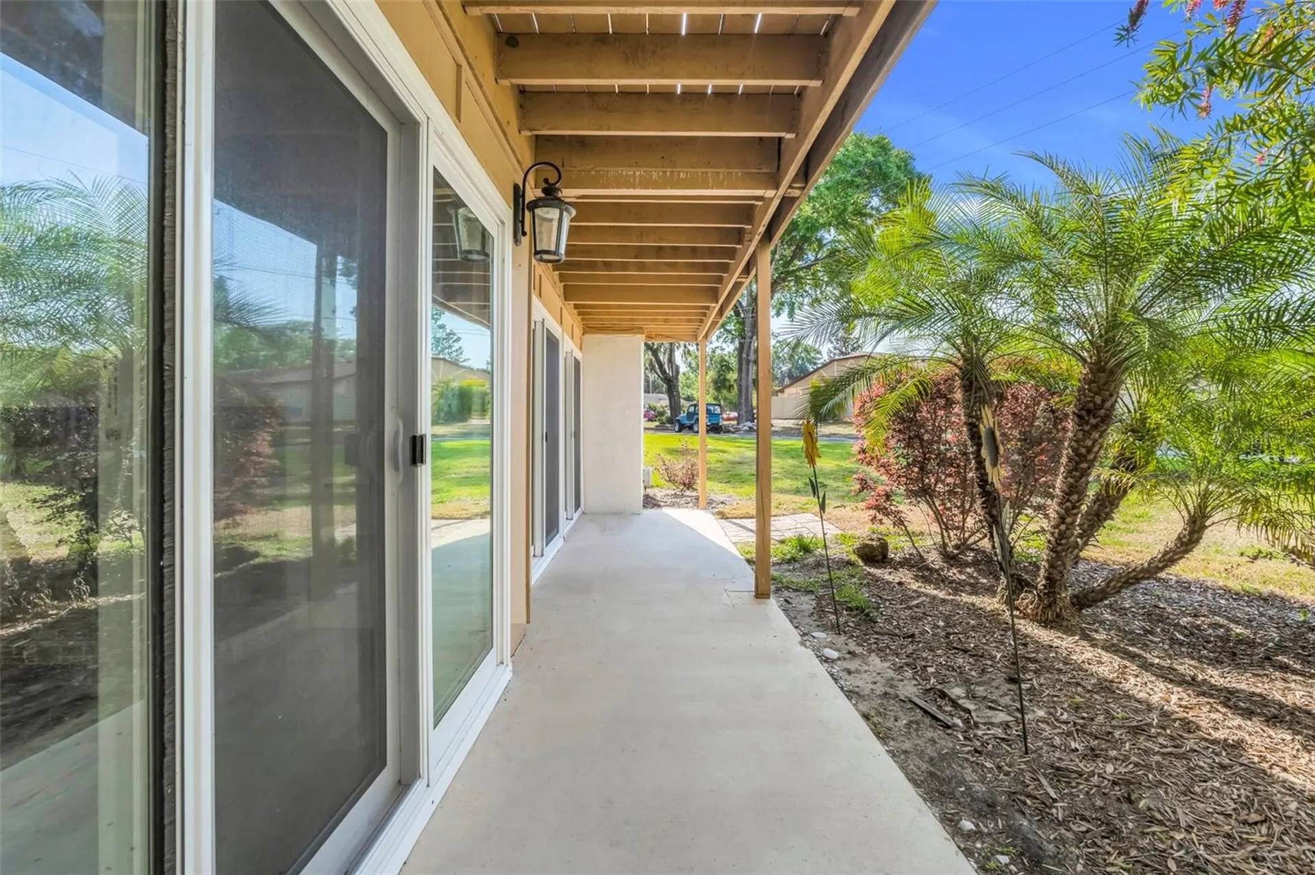 1051 S Highland Street Mount Dora FL 32757