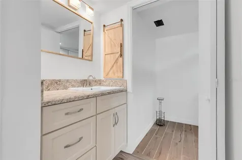 1051 S Highland Street Mount Dora FL 32757