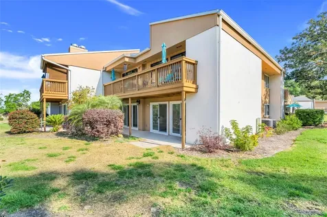 1051 S Highland Street Mount Dora FL 32757
