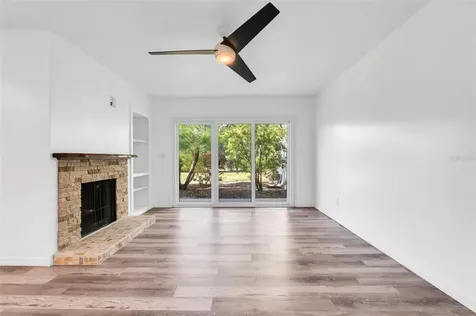 1051 S Highland Street Mount Dora FL 32757