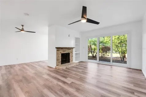 1051 S Highland Street Mount Dora FL 32757