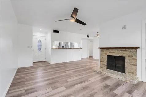 1051 S Highland Street Mount Dora FL 32757