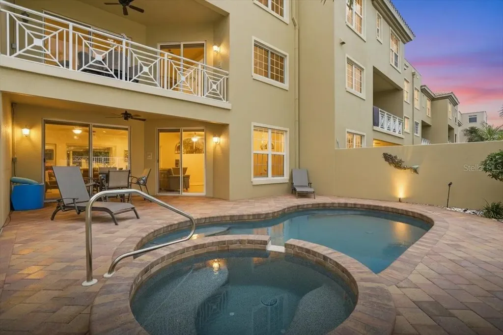702 Granada Avenue Venice FL 34285