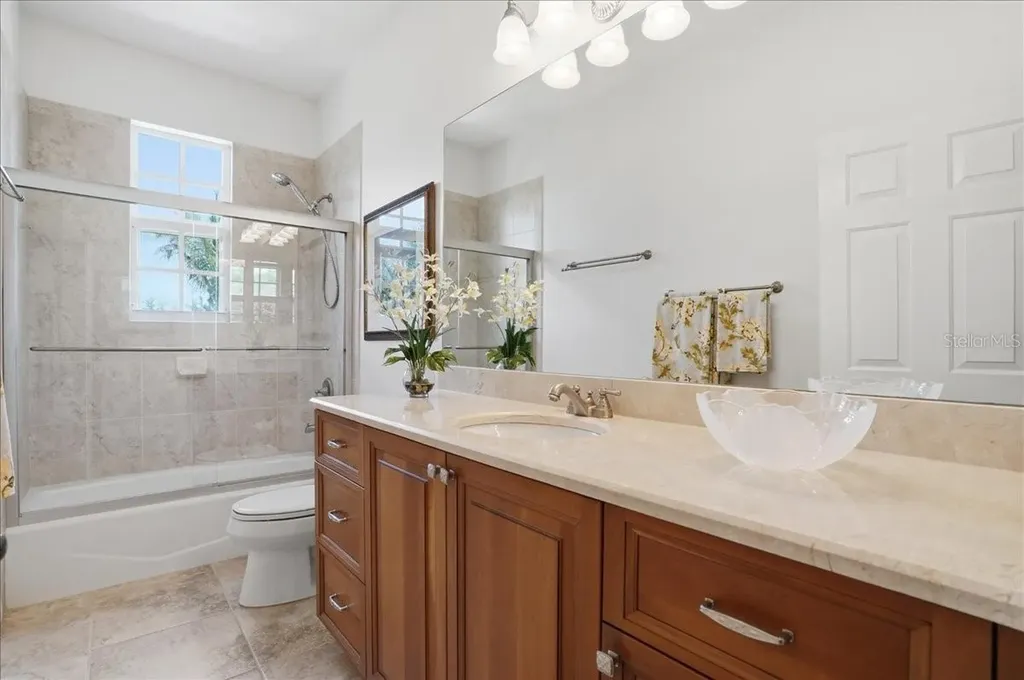 702 Granada Avenue Venice FL 34285