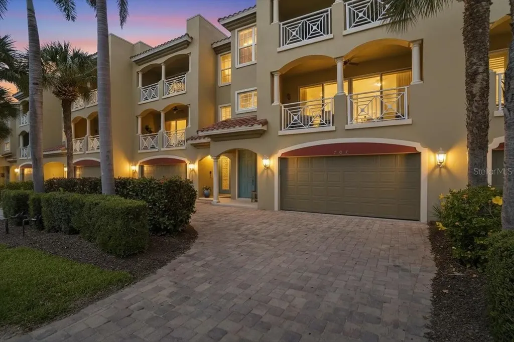 702 Granada Avenue Venice FL 34285