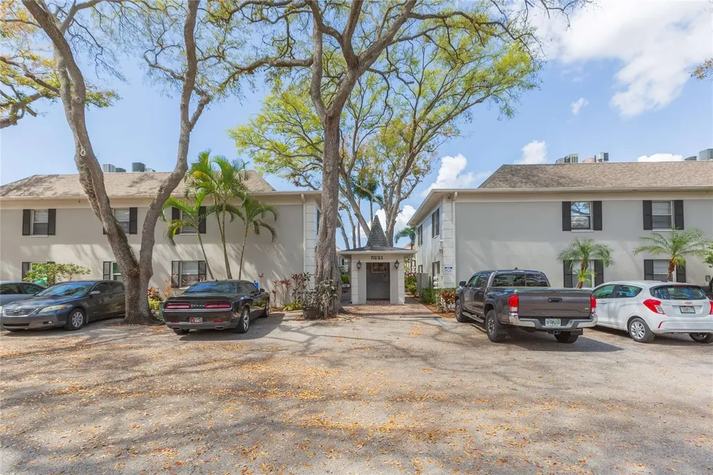 5221 Bayshore Boulevard Tampa FL 33611