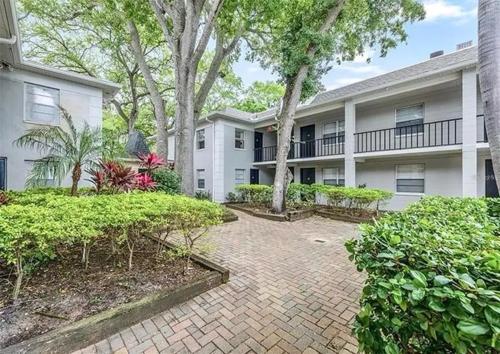 5221 Bayshore Boulevard Tampa FL 33611