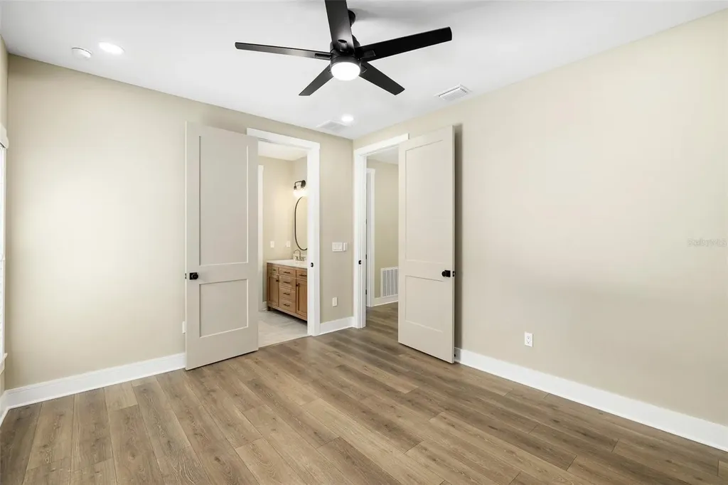 213 W Giddens Avenue Tampa FL 33603