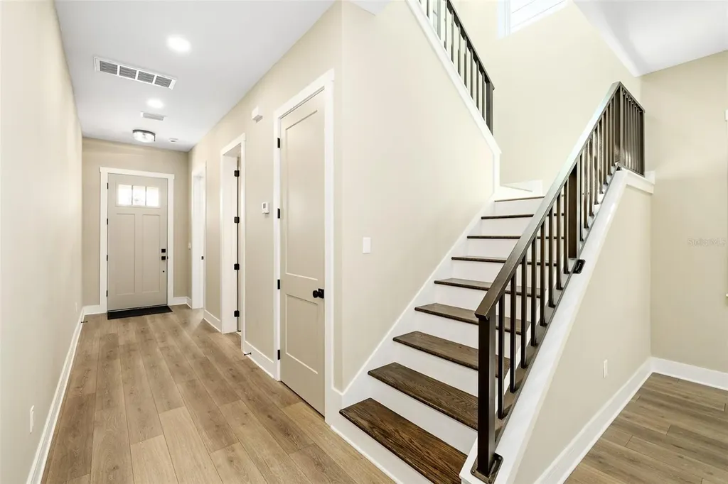 213 W Giddens Avenue Tampa FL 33603