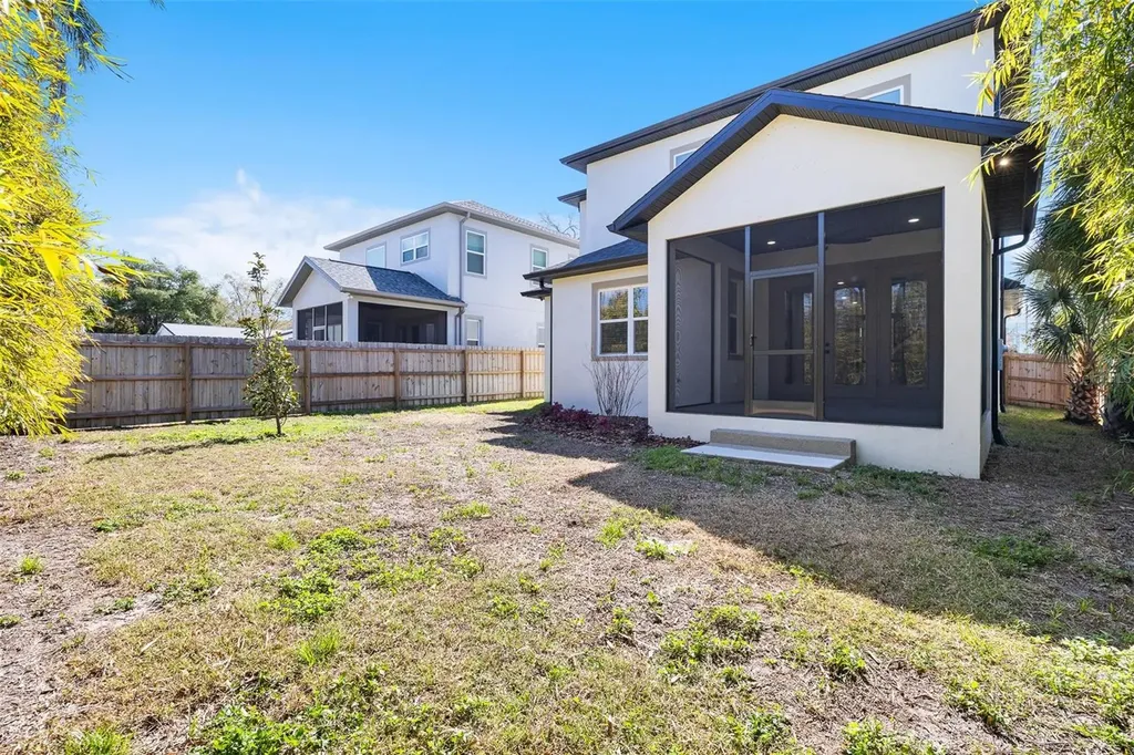 213 W Giddens Avenue Tampa FL 33603