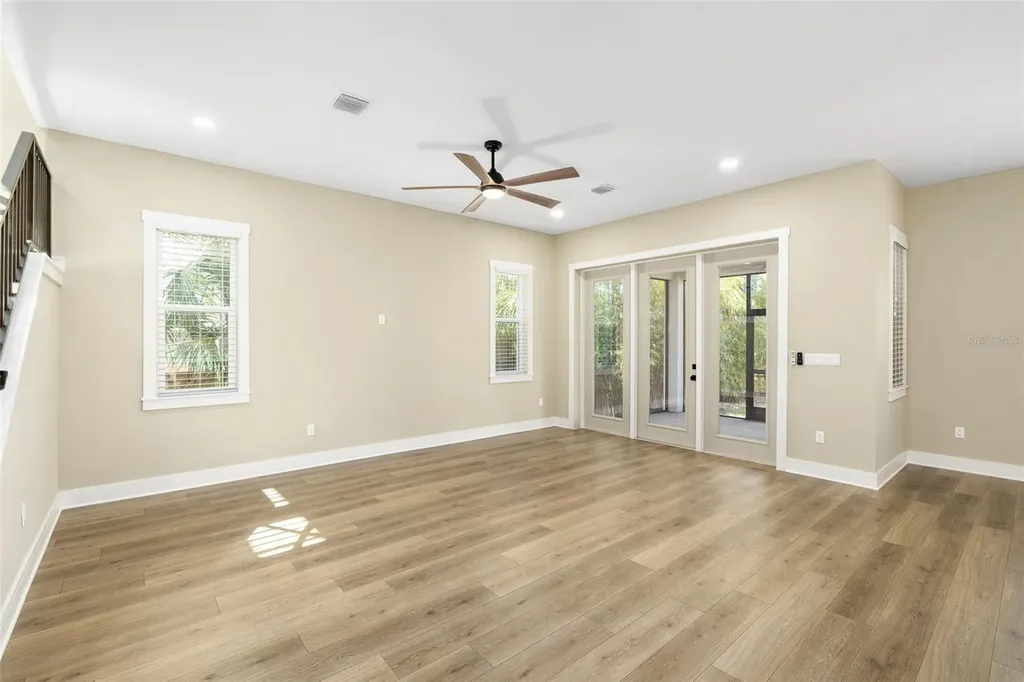 213 W Giddens Avenue Tampa FL 33603