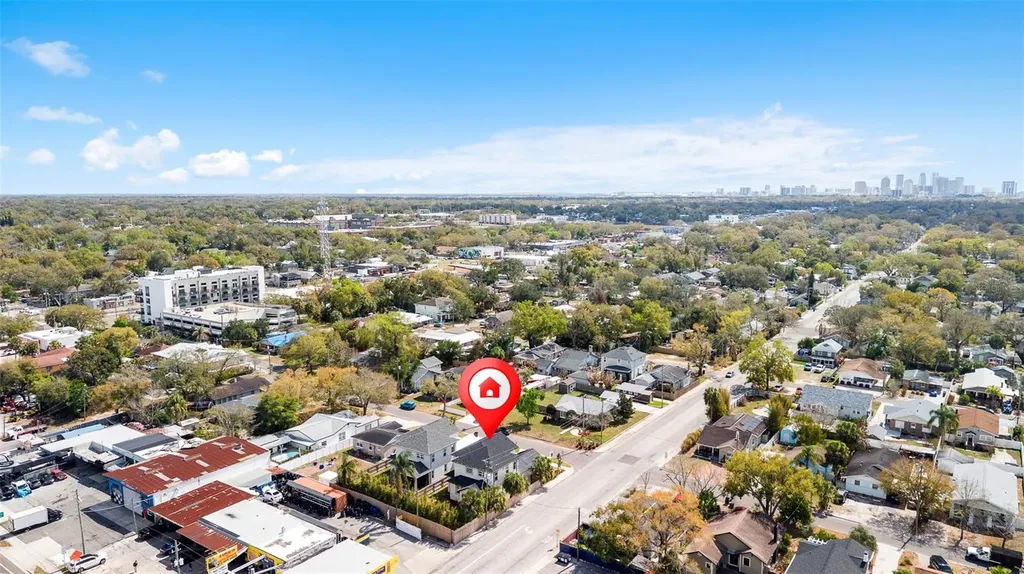 213 W Giddens Avenue Tampa FL 33603