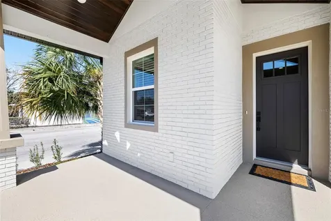 213 W Giddens Avenue Tampa FL 33603