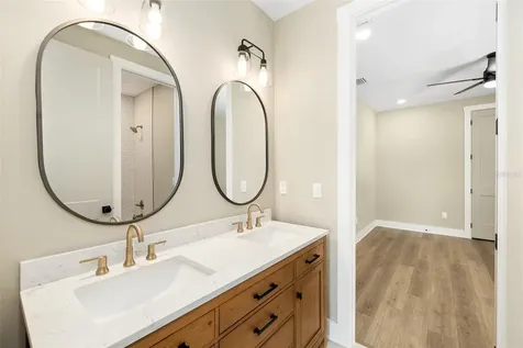 213 W Giddens Avenue Tampa FL 33603