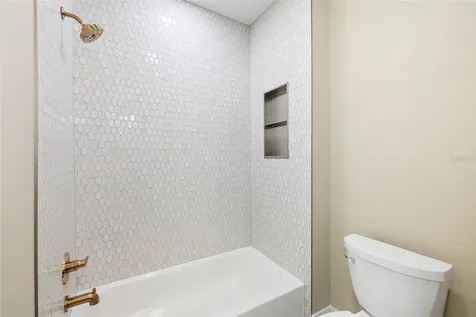 213 W Giddens Avenue Tampa FL 33603