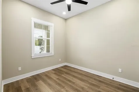 213 W Giddens Avenue Tampa FL 33603