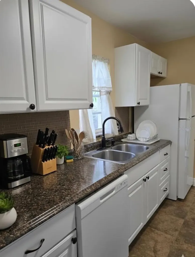10032 65th Avenue N St Petersburg FL 33708