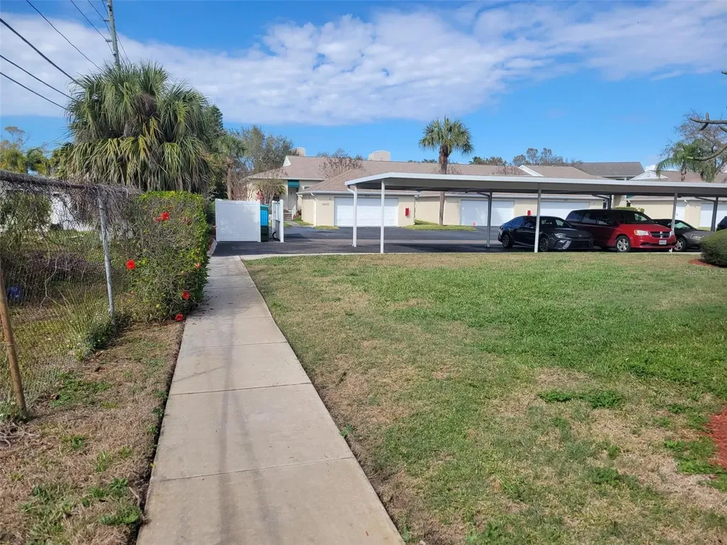 10032 65th Avenue N St Petersburg FL 33708
