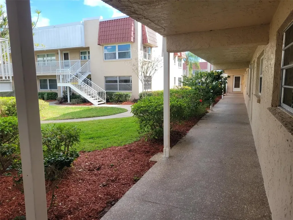 10032 65th Avenue N St Petersburg FL 33708