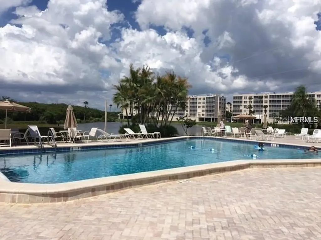 10032 65th Avenue N St Petersburg FL 33708