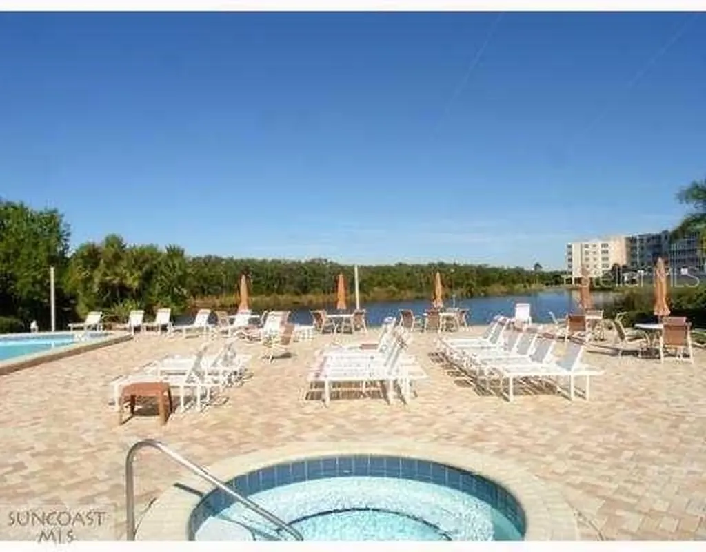 10032 65th Avenue N St Petersburg FL 33708
