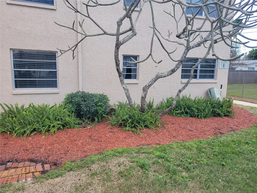 10032 65th Avenue N St Petersburg FL 33708