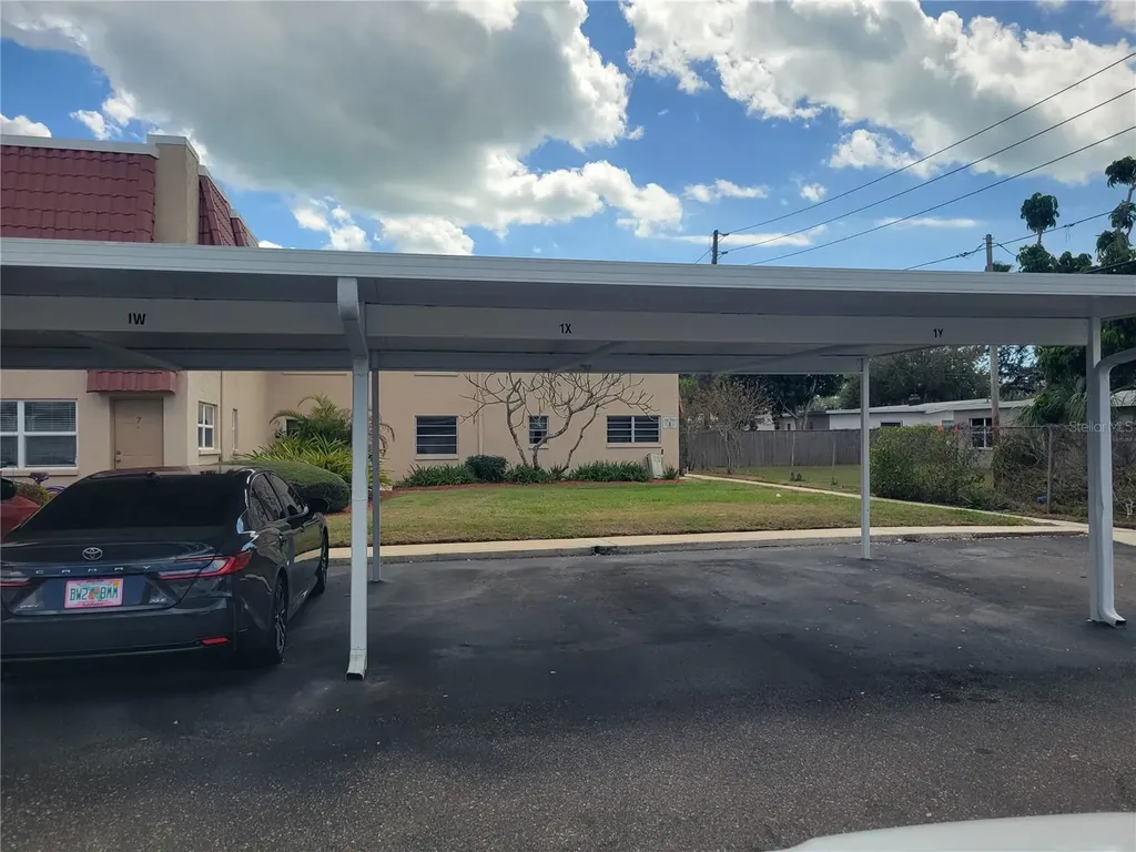 10032 65th Avenue N St Petersburg FL 33708