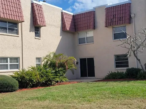 10032 65th Avenue N St Petersburg FL 33708