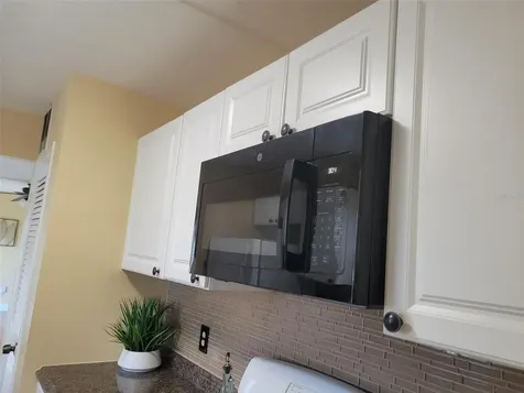 10032 65th Avenue N St Petersburg FL 33708
