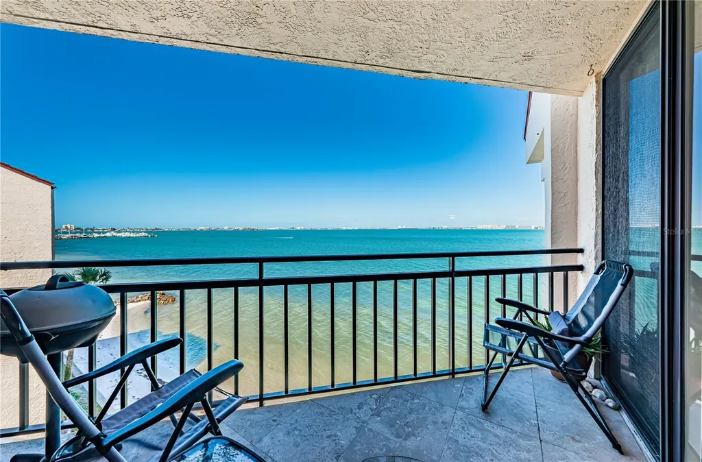 5541 Puerta Del Sol Boulevard S St Petersburg FL 33715