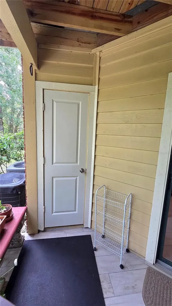8630 Mallard Reserve Drive Tampa FL 33614
