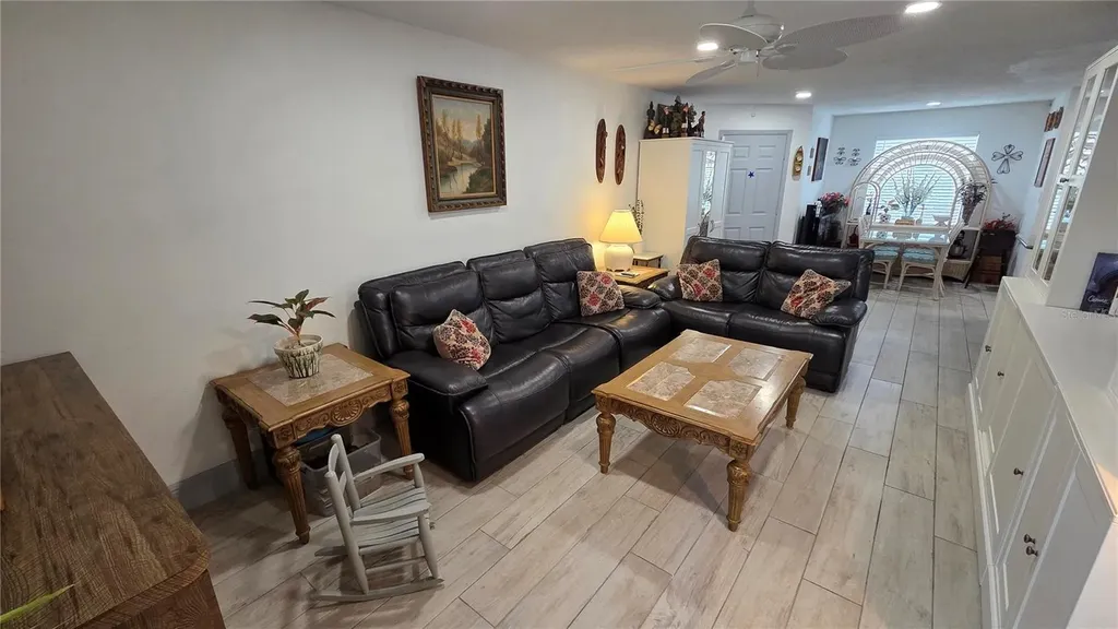 8630 Mallard Reserve Drive Tampa FL 33614