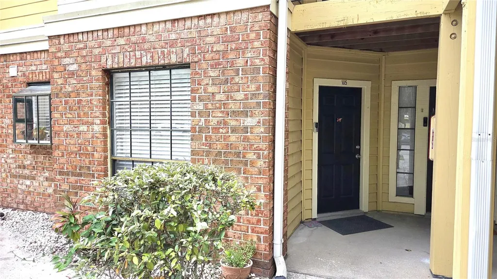 8630 Mallard Reserve Drive Tampa FL 33614