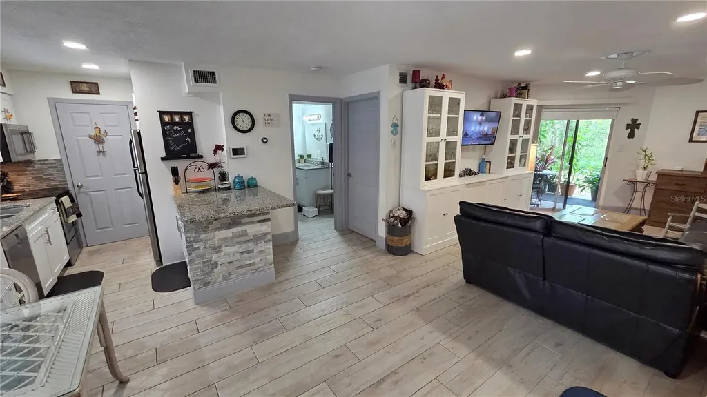8630 Mallard Reserve Drive Tampa FL 33614