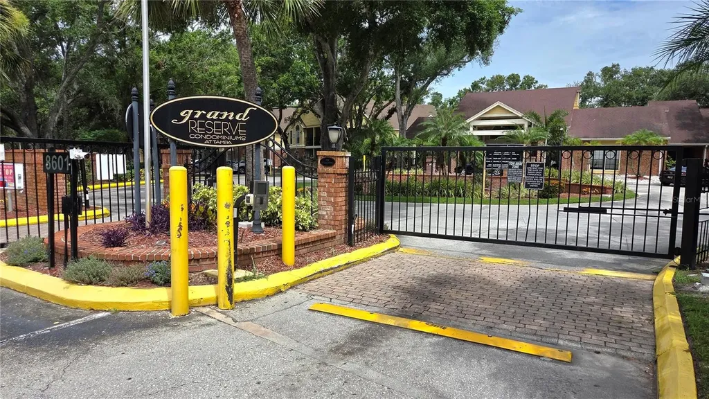 8630 Mallard Reserve Drive Tampa FL 33614